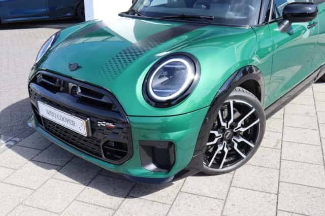 MINI Hatchback (2026) thumbnail 3