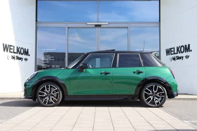 MINI Hatchback (2026) thumbnail 4