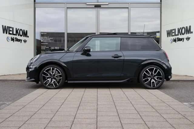 MINI Cooper S (2026) thumbnail 3