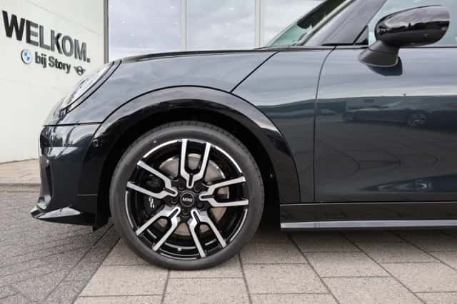 MINI Cooper S (2026) thumbnail 4