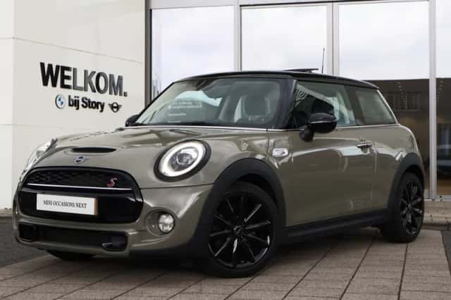 MINI Cooper S (2019) thumbnail 1