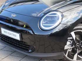 MINI Cooper (2026) thumbnail 2