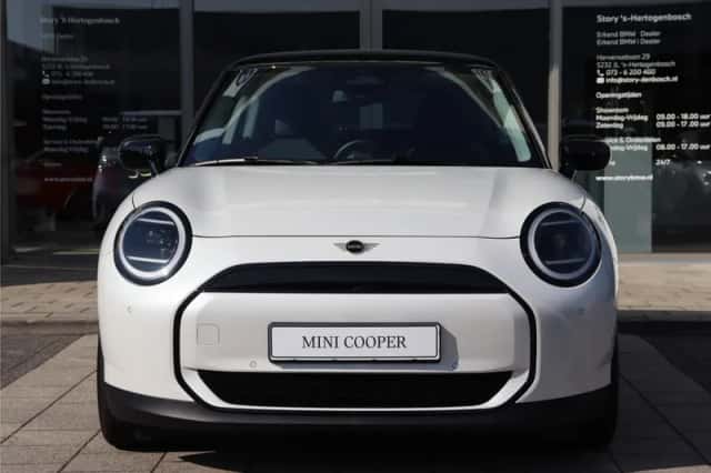 MINI Hatchback (2026) thumbnail 2
