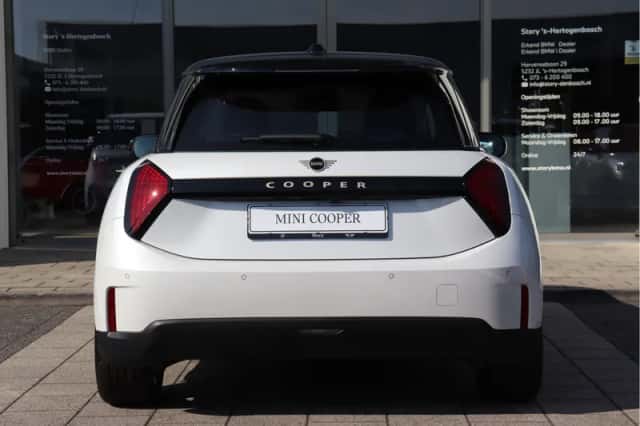 MINI Hatchback (2026) thumbnail 6