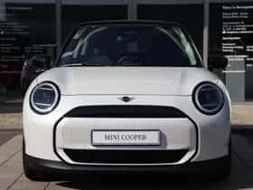 MINI Hatchback (2026) thumbnail 3