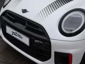 MINI Hatchback (2026) thumbnail 2