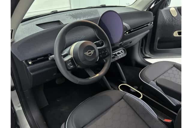 MINI Hatchback (2026) thumbnail 3