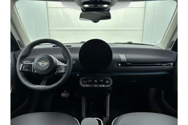 MINI Hatchback (2026) thumbnail 4