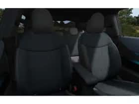 MINI Hatchback (2026) thumbnail 4