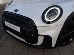 MINI Hatchback (2023) thumbnail 2