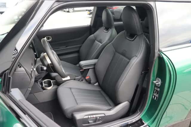 MINI Hatchback (2026) thumbnail 4