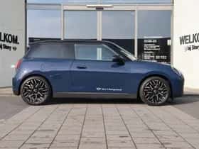 MINI Hatchback (2026) thumbnail 4