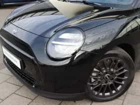 MINI Hatchback (2026) thumbnail 2