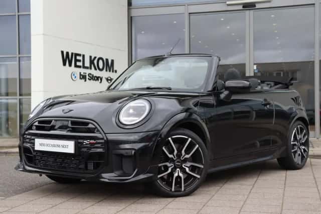 MINI Cabrio (2026) thumbnail 1