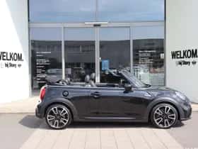 MINI Cabrio (2023) thumbnail 9