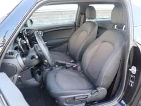 MINI Hatchback (2020) thumbnail 4