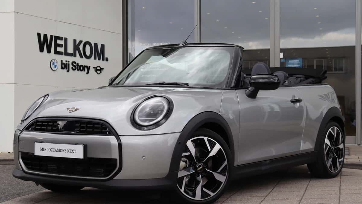 MINI Cabrio (2025) — foto 1