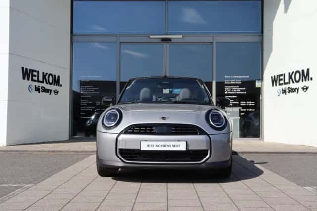 MINI Cabrio (2025) thumbnail 3