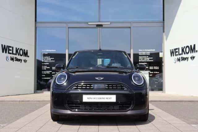 MINI Cabrio (2025) thumbnail 3