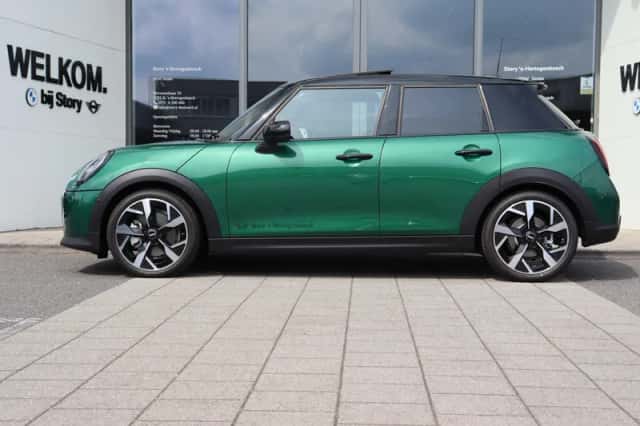 MINI Hatchback (2026) thumbnail 3