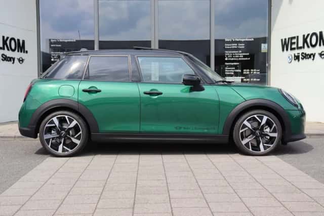 MINI Hatchback (2026) thumbnail 4