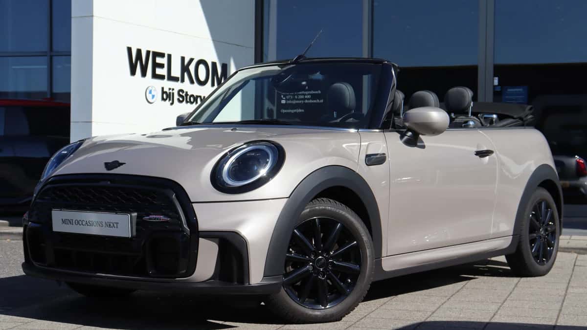 MINI Cabrio (2023) — foto 1