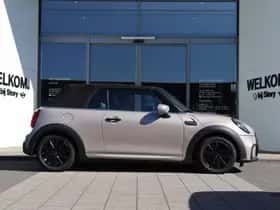 MINI Cabrio (2023) thumbnail 11