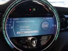 MINI Cabrio (2023) thumbnail 17