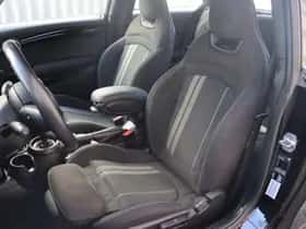 MINI Hatchback (2021) thumbnail 4