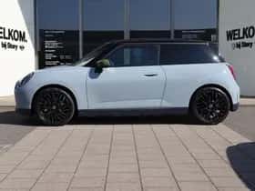 MINI Hatchback (2026) thumbnail 3