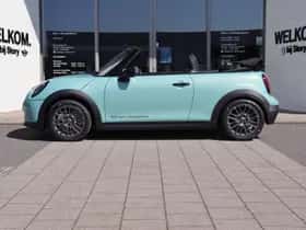MINI Cabrio (2026) thumbnail 3