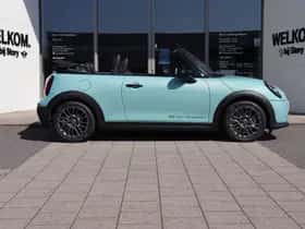 MINI Cabrio (2026) thumbnail 8