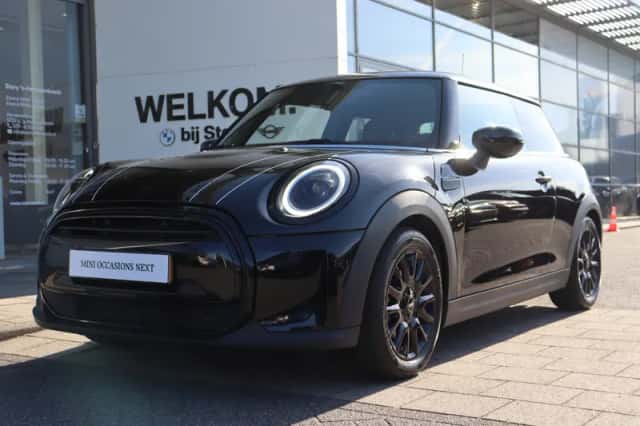 MINI Hatchback (2021) thumbnail 5