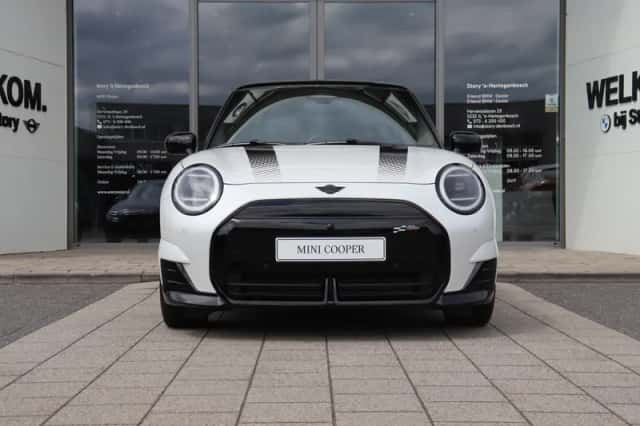 MINI Hatchback (2026) thumbnail 2
