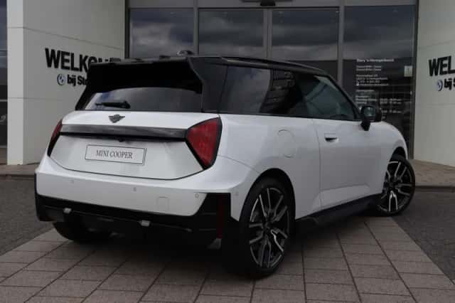 MINI Hatchback (2026) thumbnail 6
