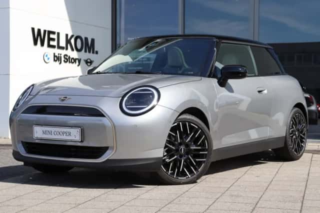MINI Hatchback (2026) thumbnail 1
