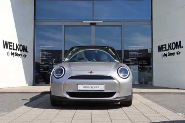 MINI Hatchback (2026) thumbnail 2