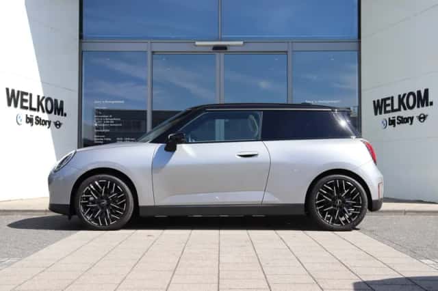 MINI Hatchback (2026) thumbnail 5