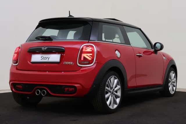 MINI Hatchback (2019) thumbnail 2