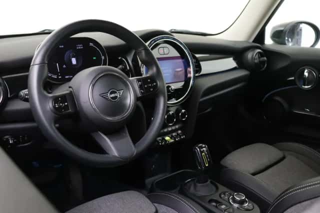 MINI Electric (2022) thumbnail 3