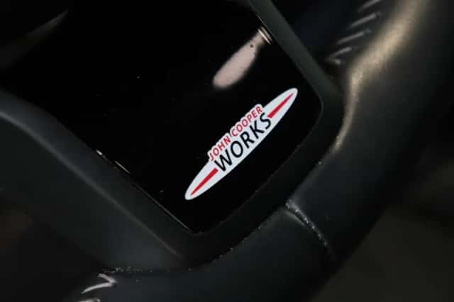 MINI Hatchback (2021) thumbnail 6