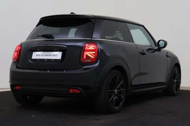 MINI Electric (2023) thumbnail 2
