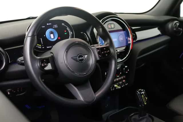 MINI Electric (2023) thumbnail 3