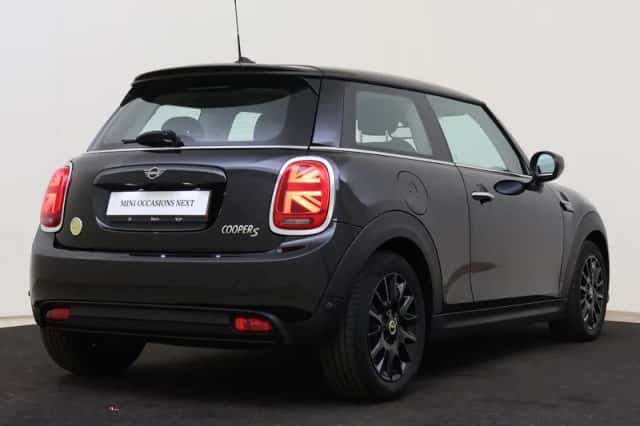 MINI Electric (2023) thumbnail 2