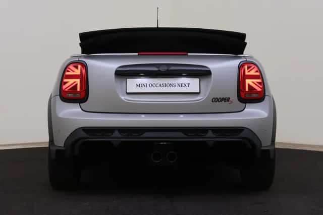 MINI Cabrio (2023) thumbnail 5