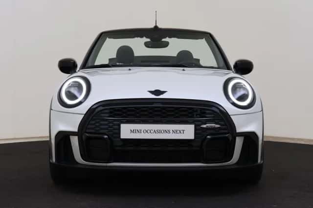 MINI Cabrio (2023) thumbnail 4