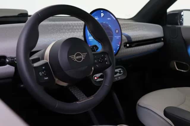 MINI Mini Electric (2024) thumbnail 3