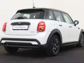 MINI Hatchback (2023) thumbnail 2