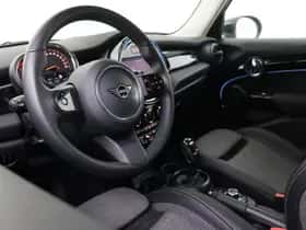 MINI Hatchback (2023) thumbnail 3