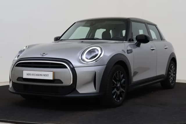 MINI Hatchback (2023) thumbnail 1